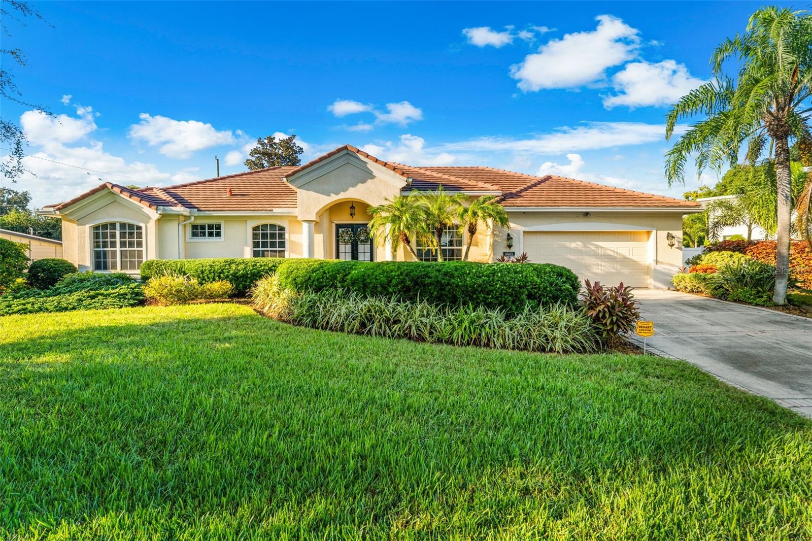 Photo of 2524 JEFFERSON CIRCLE SARASOTA FL 34239