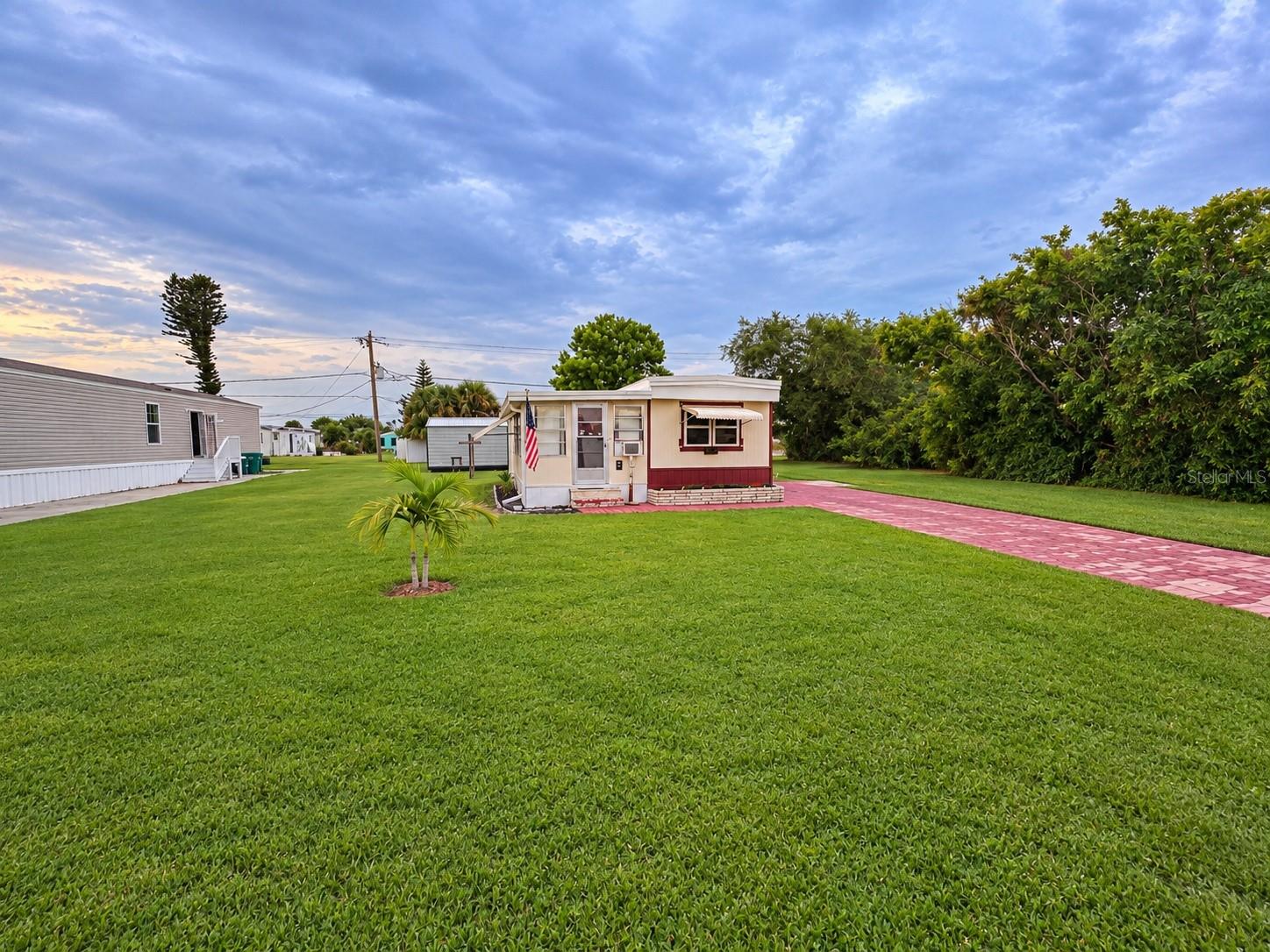 Photo of 1394 FLAMINGO DRIVE ENGLEWOOD FL 34224