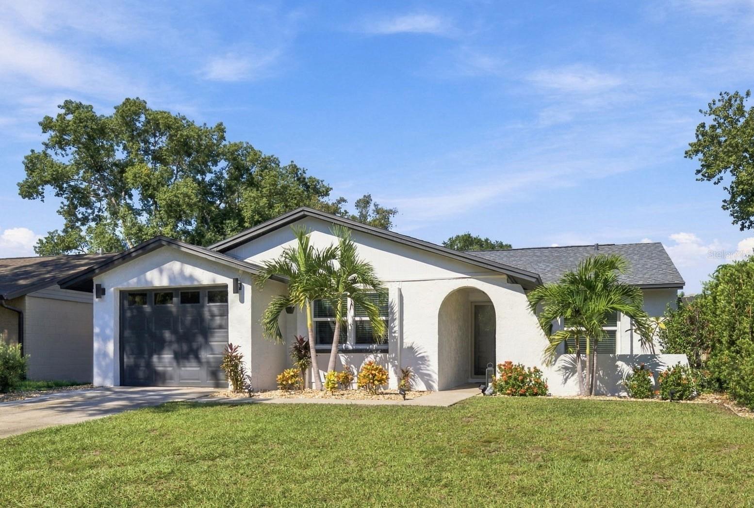 Photo of 16136 FOXFIRE DRIVE TAMPA FL 33618