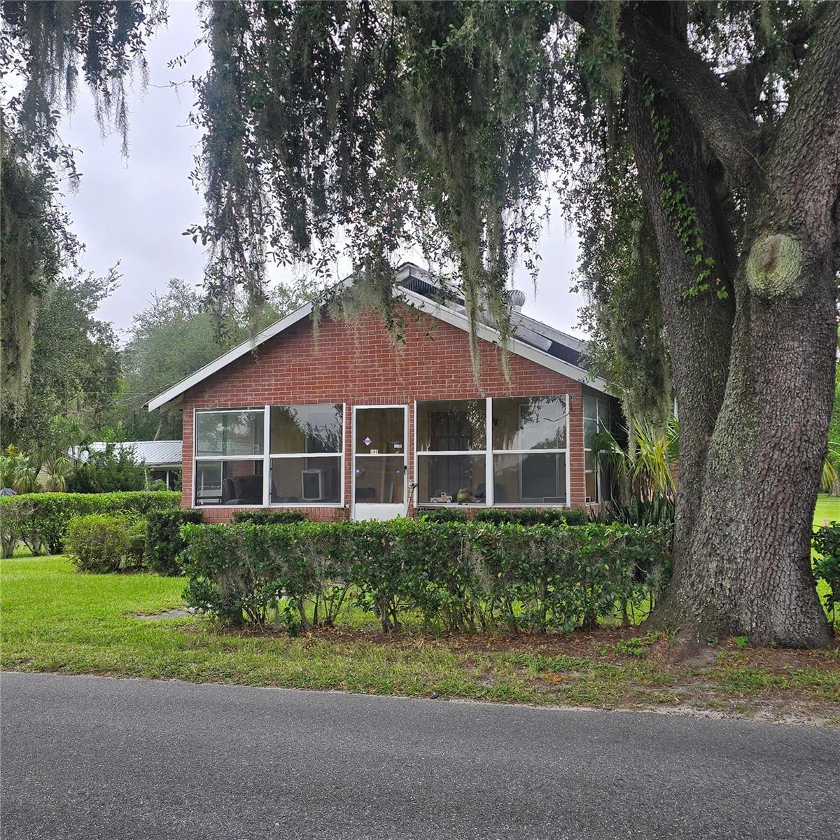 Photo of 1801 W GRANFIELD AVENUE PLANT CITY FL 33563