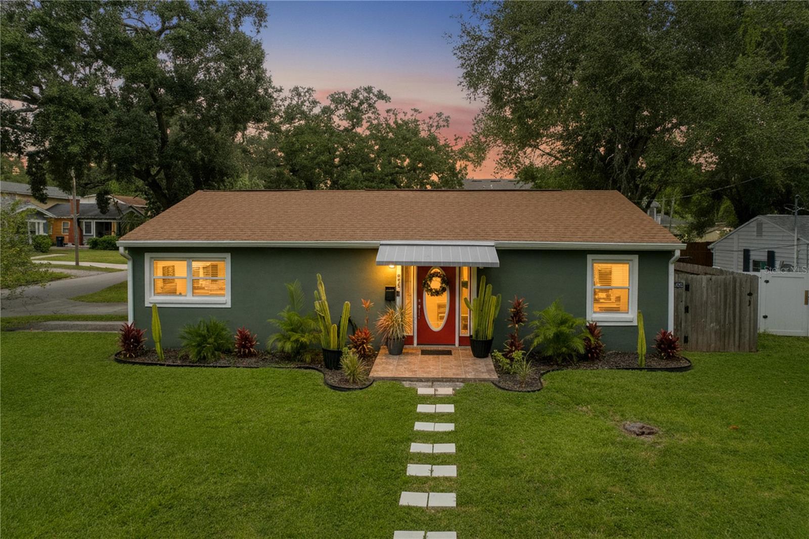 Photo of 611 W HENRY AVENUE TAMPA FL 33604