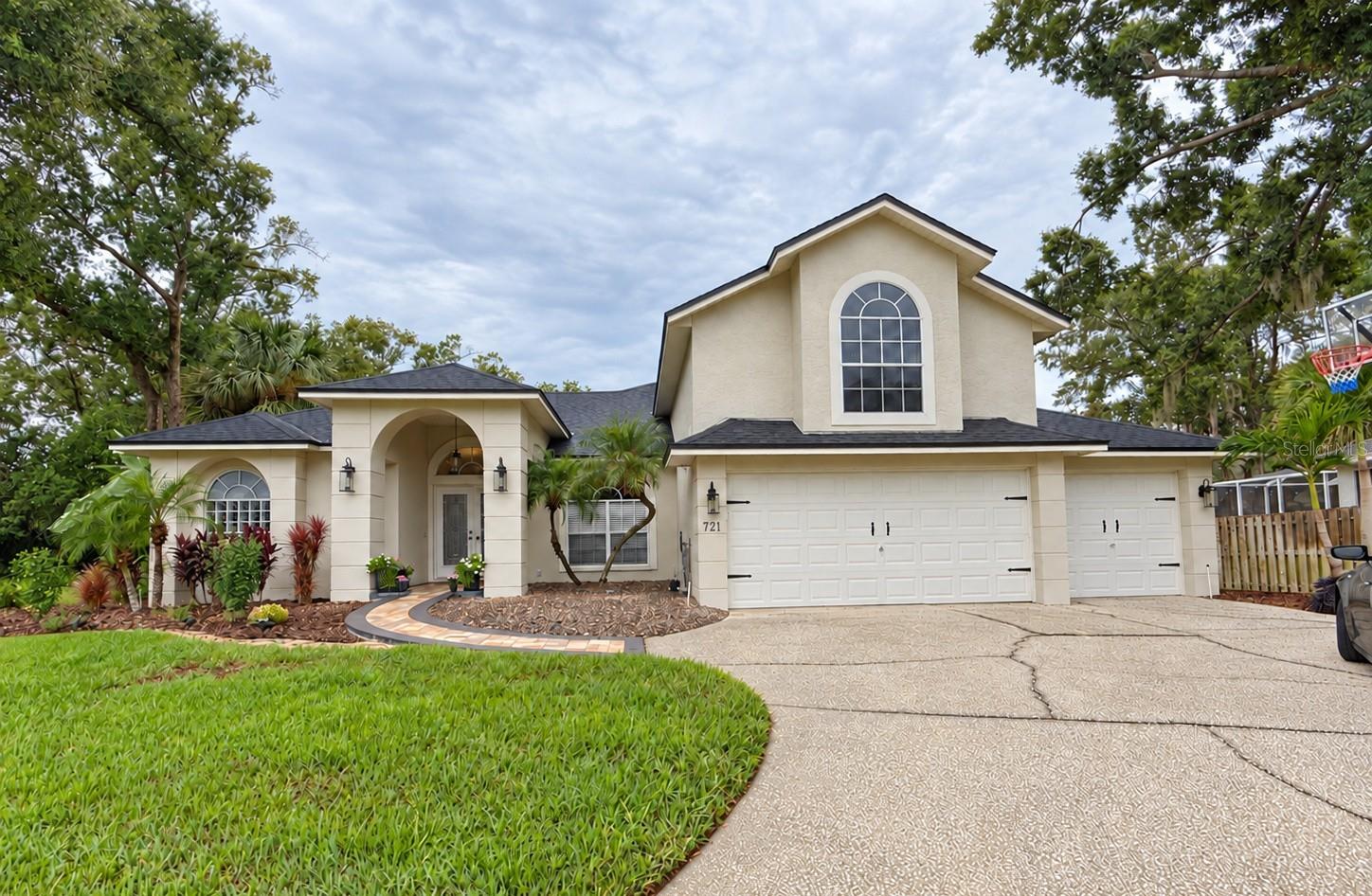 Photo of 721 FAYETTE PLACE LUTZ FL 33549