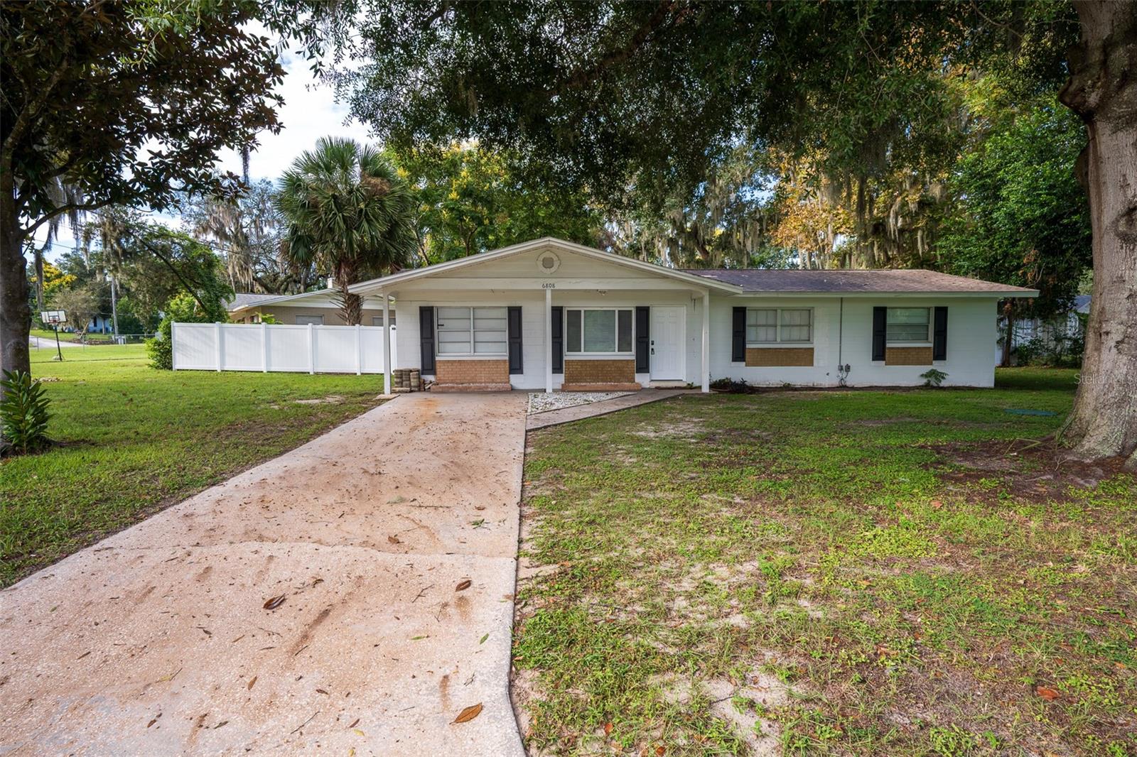 Photo of 6808 FERN CIRCLE LEESBURG FL 34748