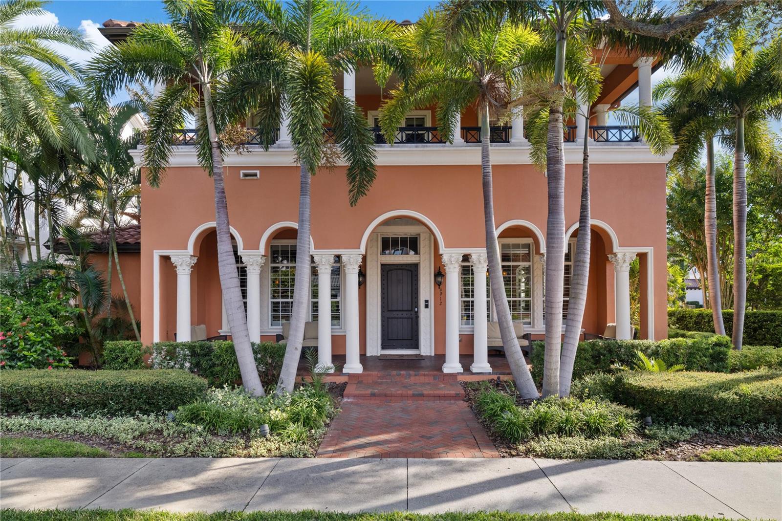 Photo of 4912 YACHT CLUB TAMPA FL 33616
