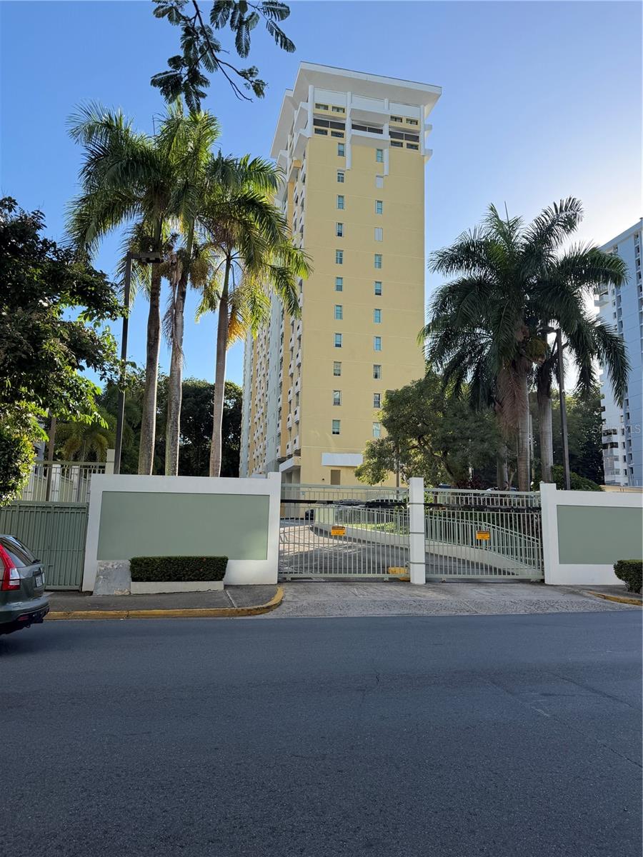 Photo of J8 AVENIDA SAN PATRICIO #15B GUAYNABO PR 00968