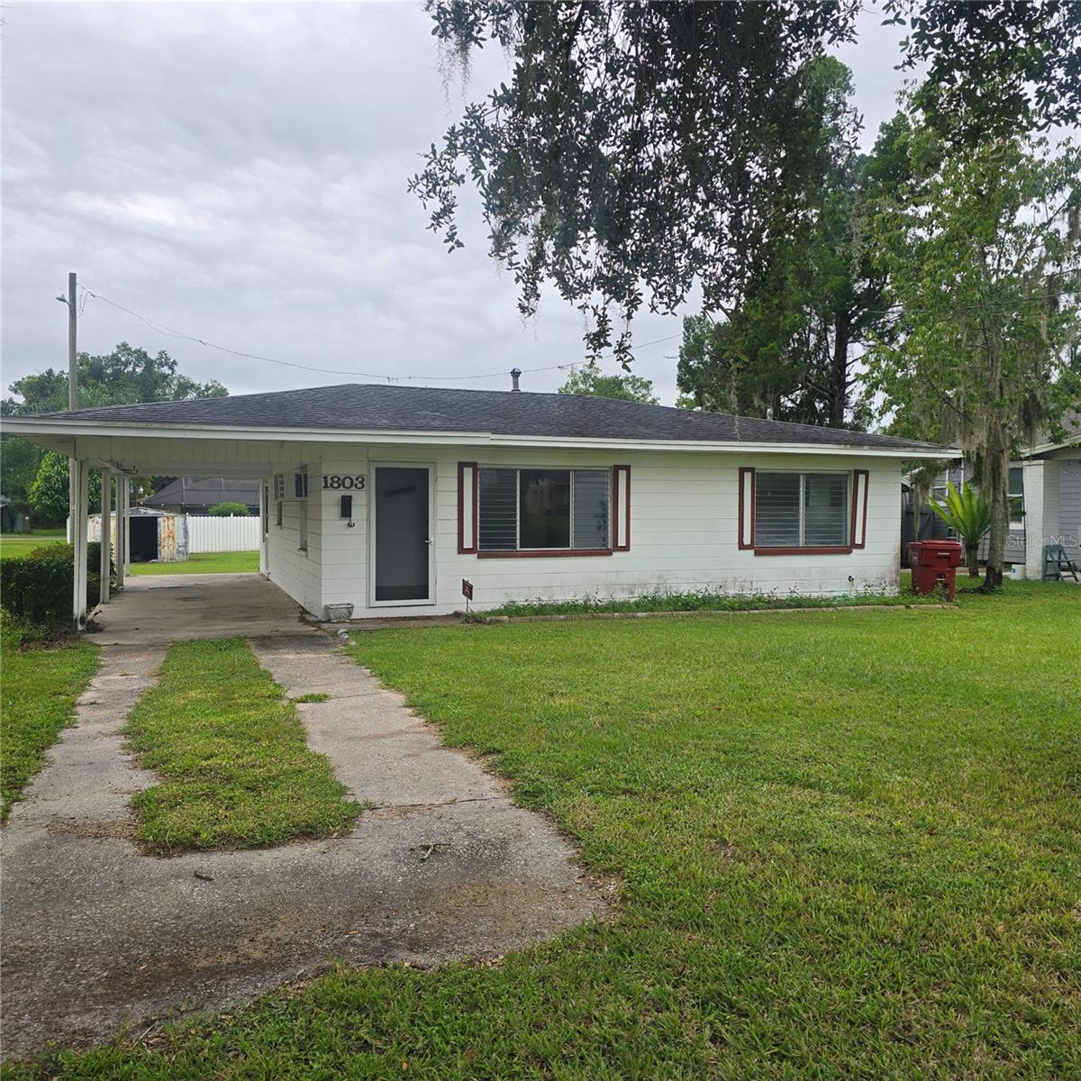 Photo of 1803 W GRANFIELD AVENUE PLANT CITY FL 33563