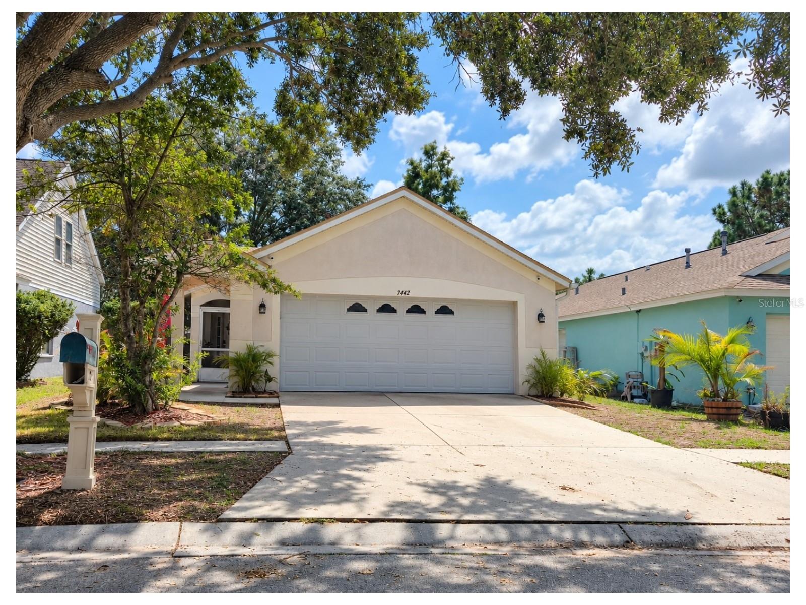 Photo of 7442 OXFORD GARDEN CIR APOLLO BEACH FL 33572