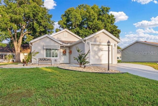Photo of 529 ALCAZAR COURT LADY LAKE FL 32159