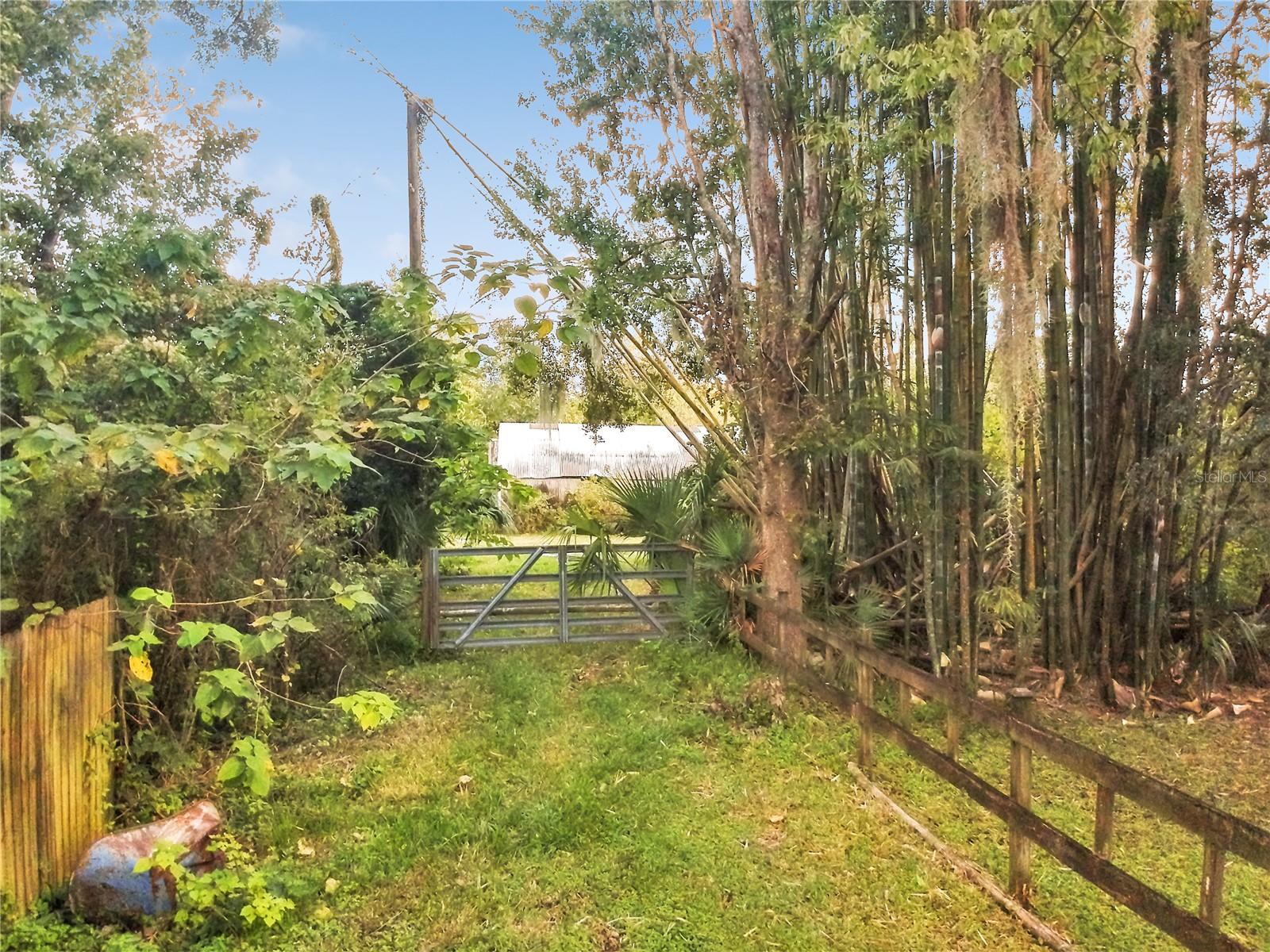 Photo of 200 W ENGLISH STREET PLANT CITY FL 33563