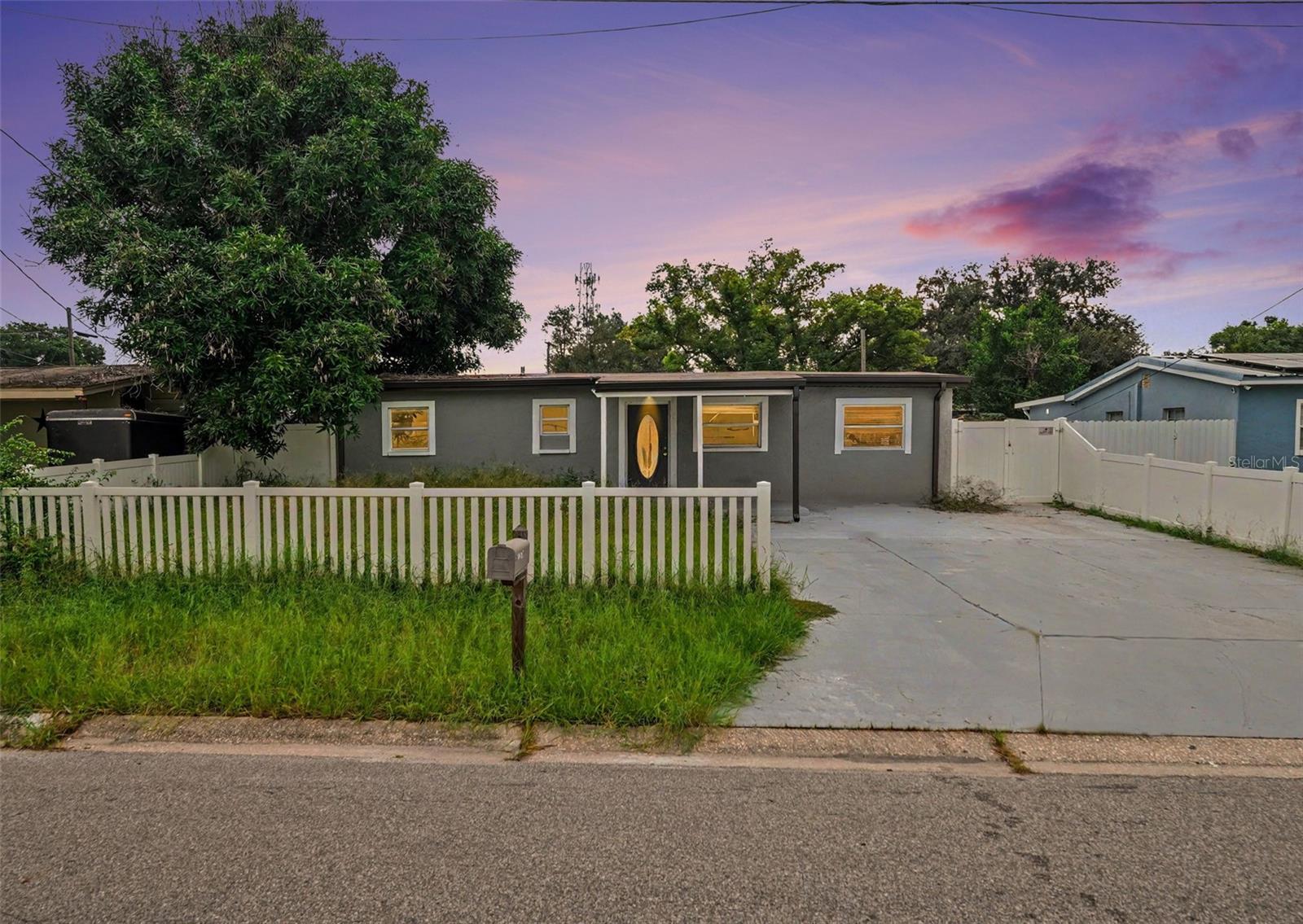 Photo of 10925 N FLORENCE AVENUE TAMPA FL 33612