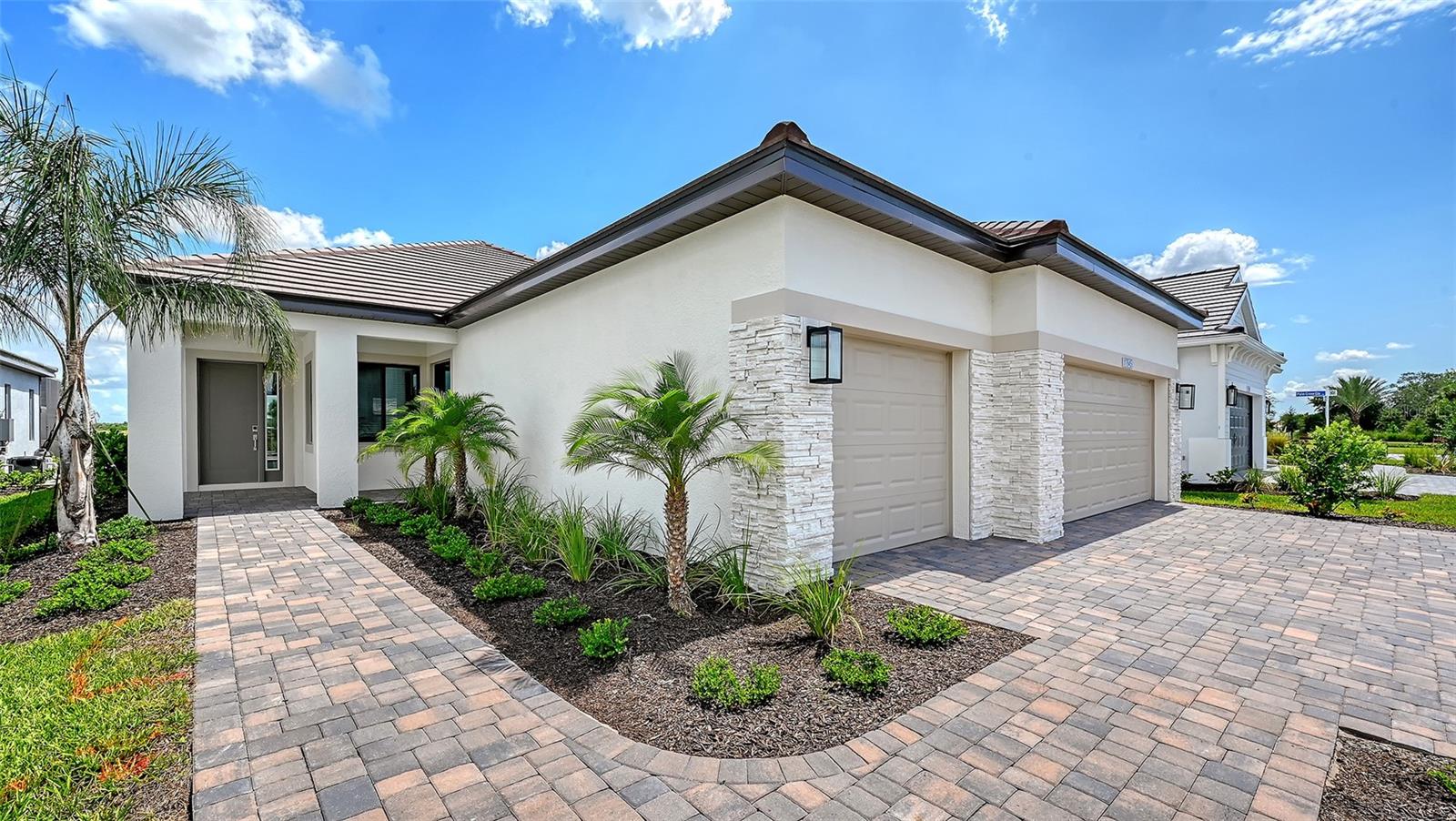 Photo of 17645 MEANDERING PALMS CROSSING BRADENTON FL 34212
