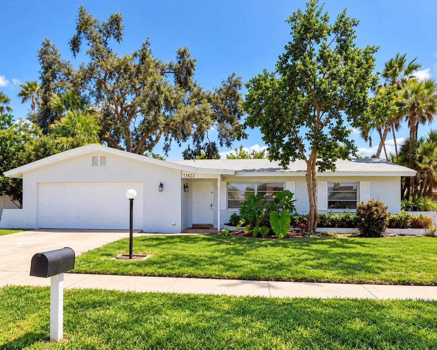 Photo of 13822 BREWSTER DR LARGO FL 33774
