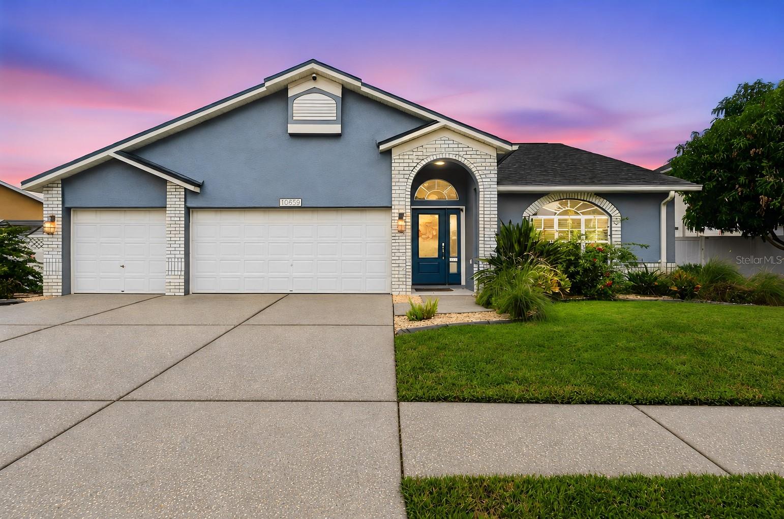 Photo of 10810 SAILBROOKE DRIVE RIVERVIEW FL 33579