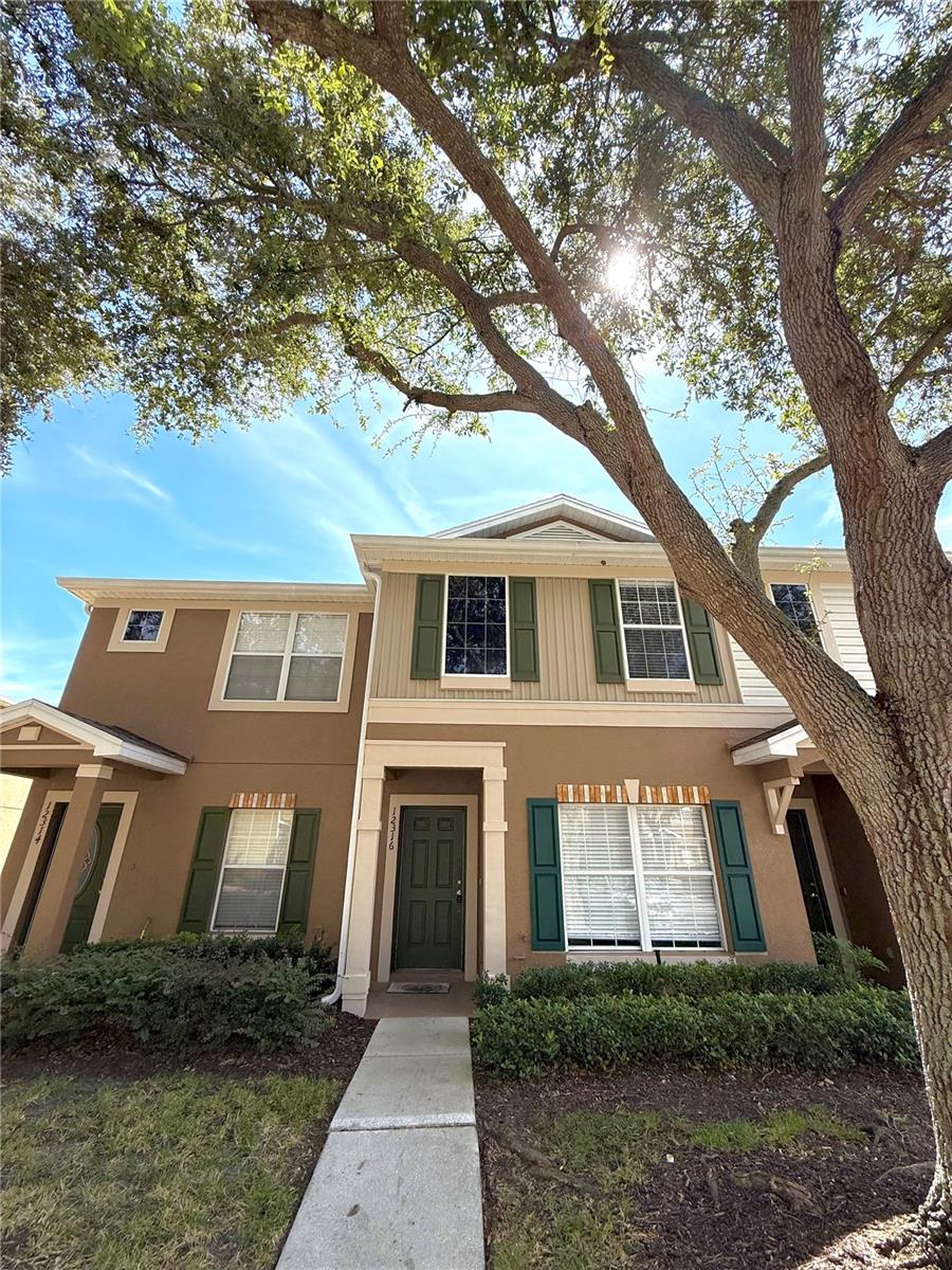 Photo of 12316 HEALEY SUMMIT LANE RIVERVIEW FL 33579