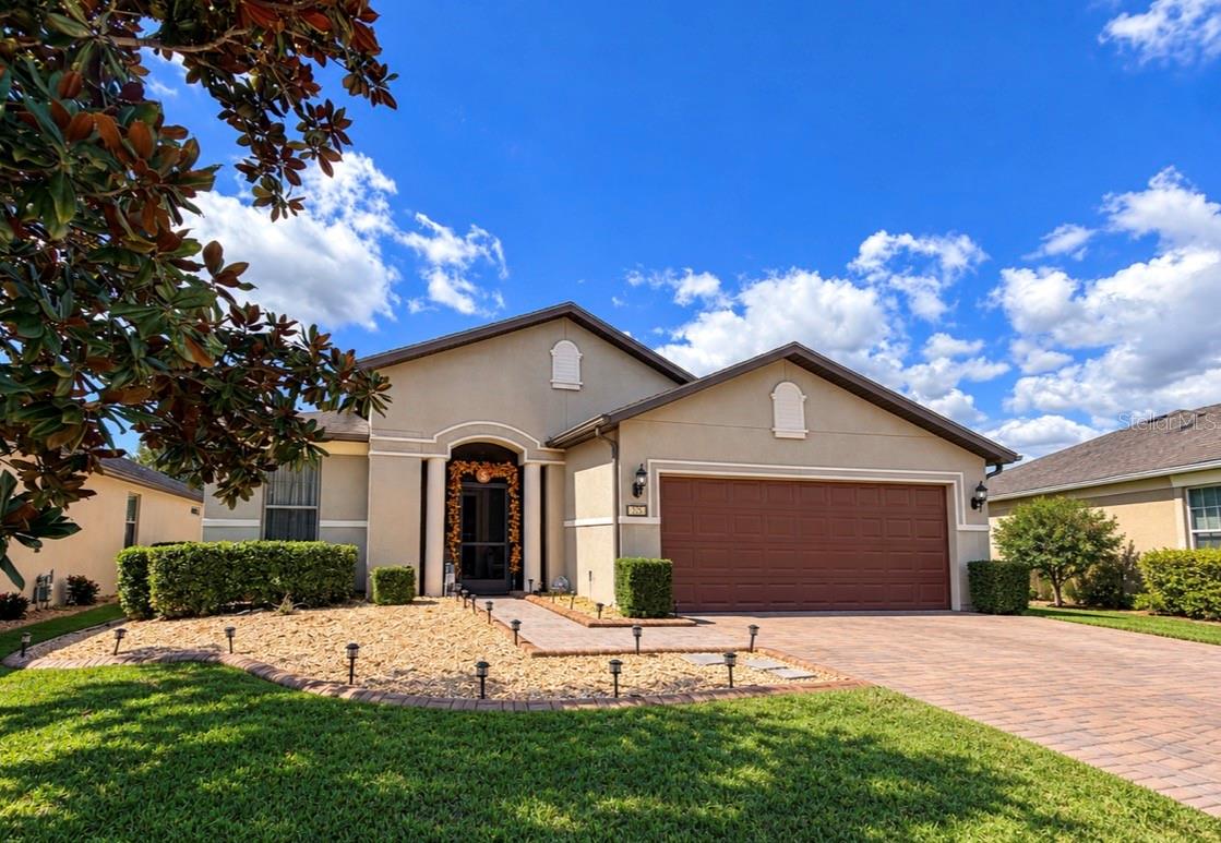 Photo of 325 ALICANTE COURT DAVENPORT FL 33837