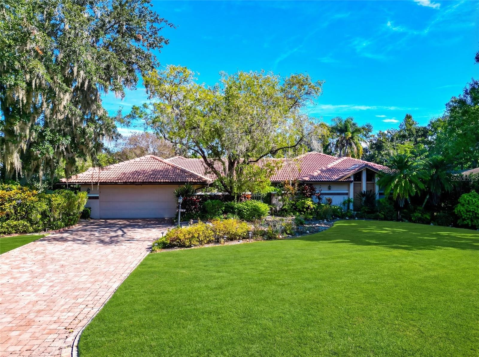 Photo of 6976 COUNTRY LAKES CIRCLE SARASOTA FL 34243