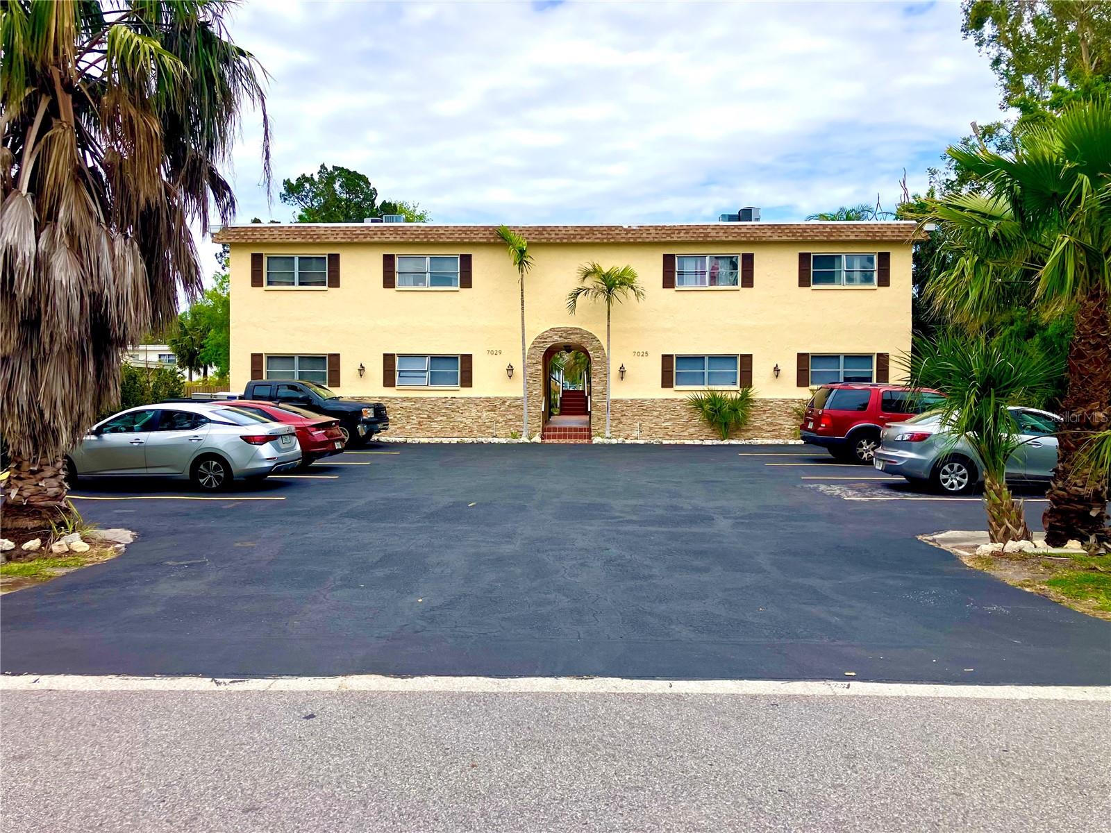 Photo of 7025 HIBISCUS AVENUE SOUTH PASADENA FL 33707