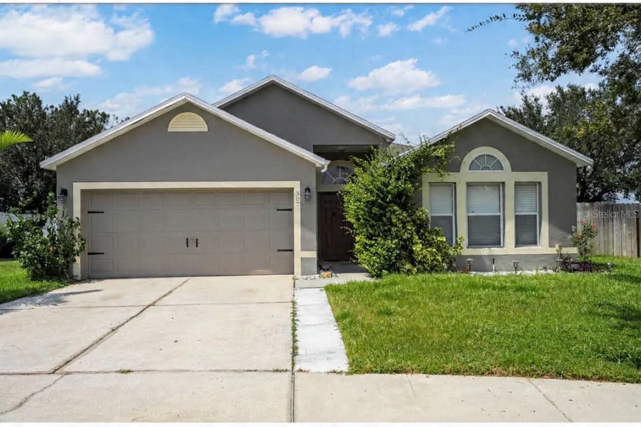 Photo of 307 CARDIFF AVENUE DAVENPORT FL 33897