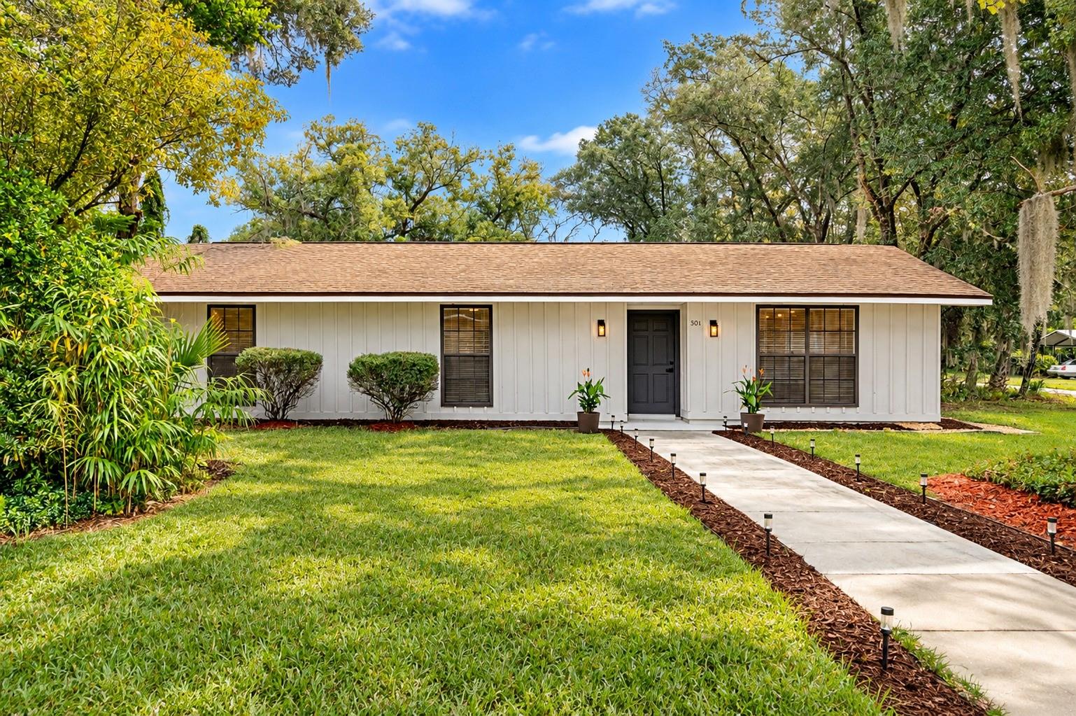 Photo of 501 CAMELIA LANE DELAND FL 32724