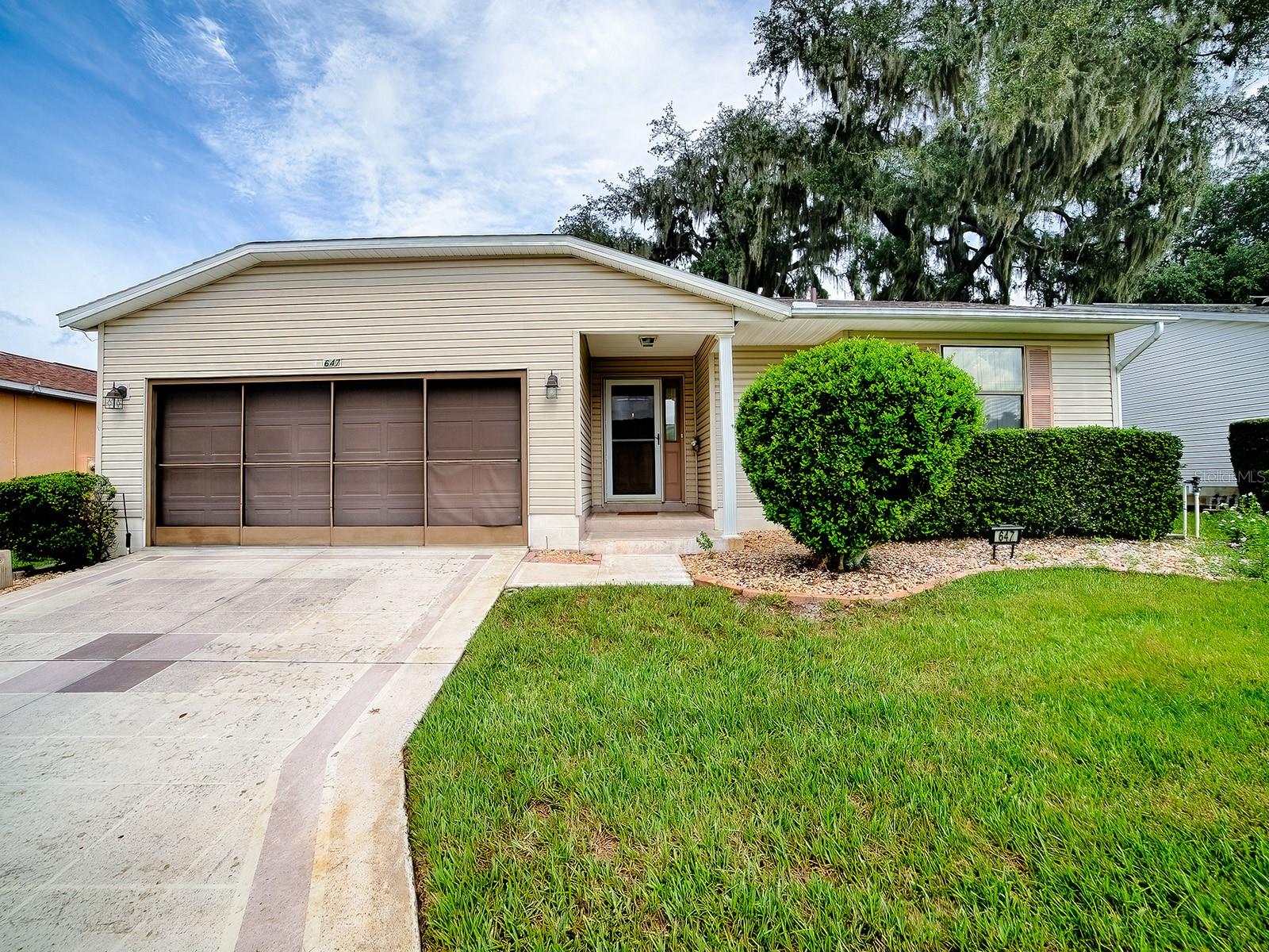 Photo of 647 TIMBERCREST DRIVE LEESBURG FL 34748