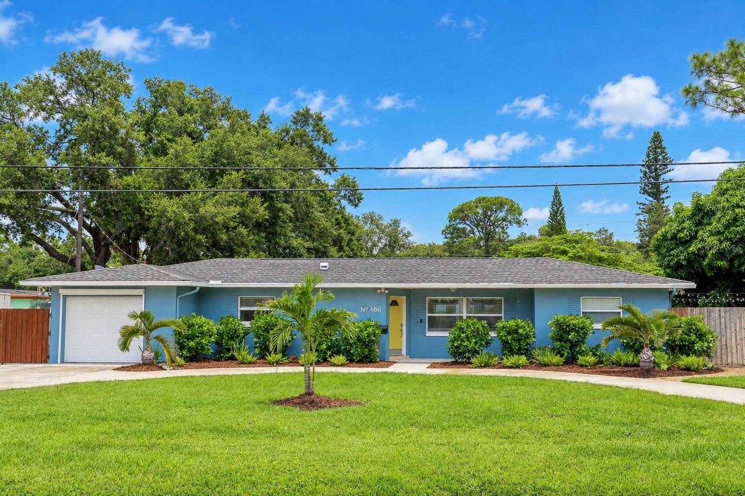 Photo of 686 SOUTHWEST BOULEVARD ST PETERSBURG FL 33703