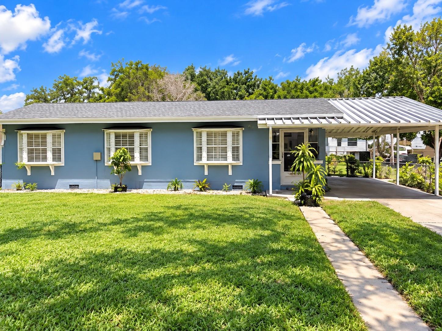 Photo of 213 OLEANDER DRIVE LAKE WALES FL 33855