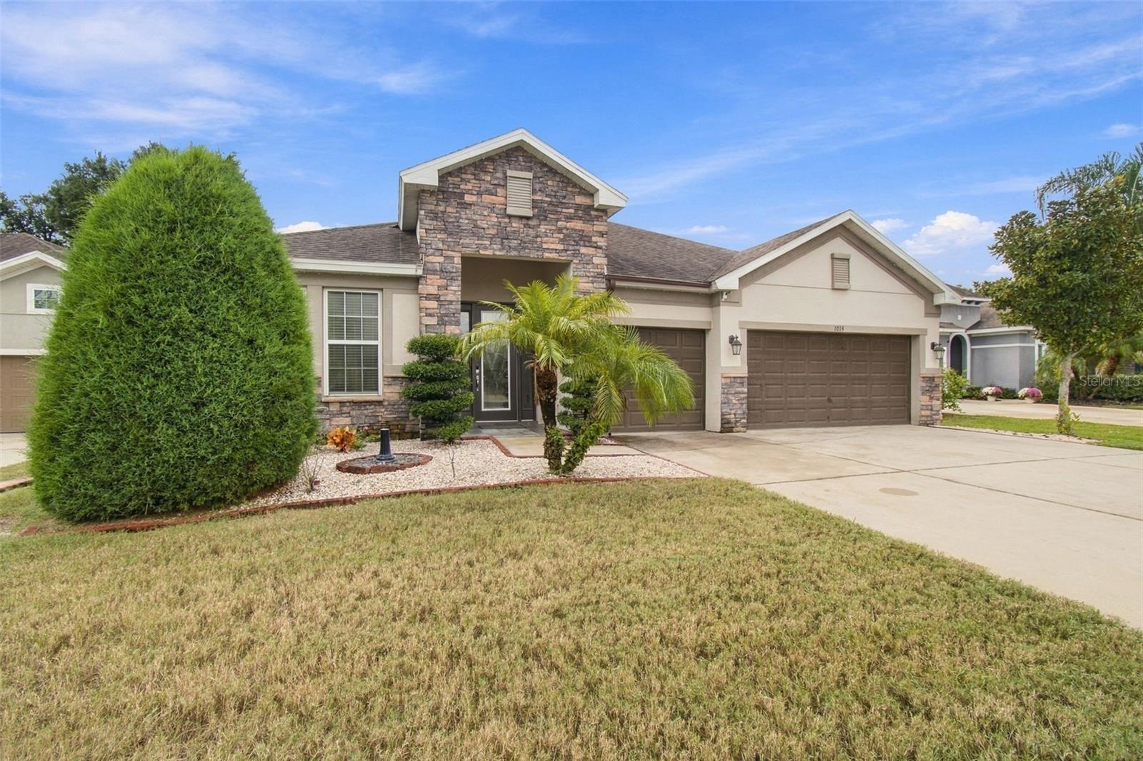 Photo of 1015 TRACEY ANN LOOP SEFFNER FL 33584