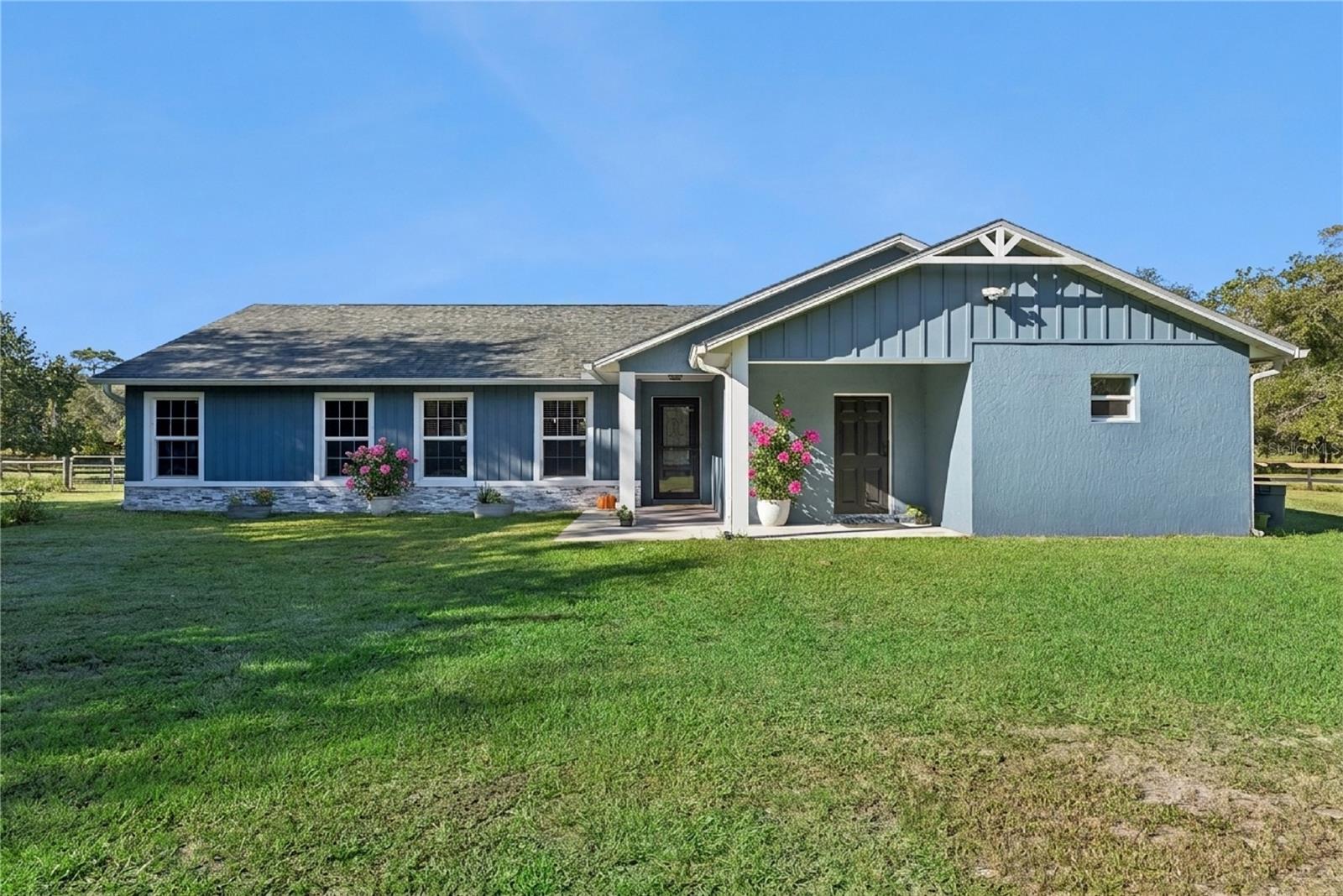 Photo of 1350 ARAPAHO TRAIL GENEVA FL 32732