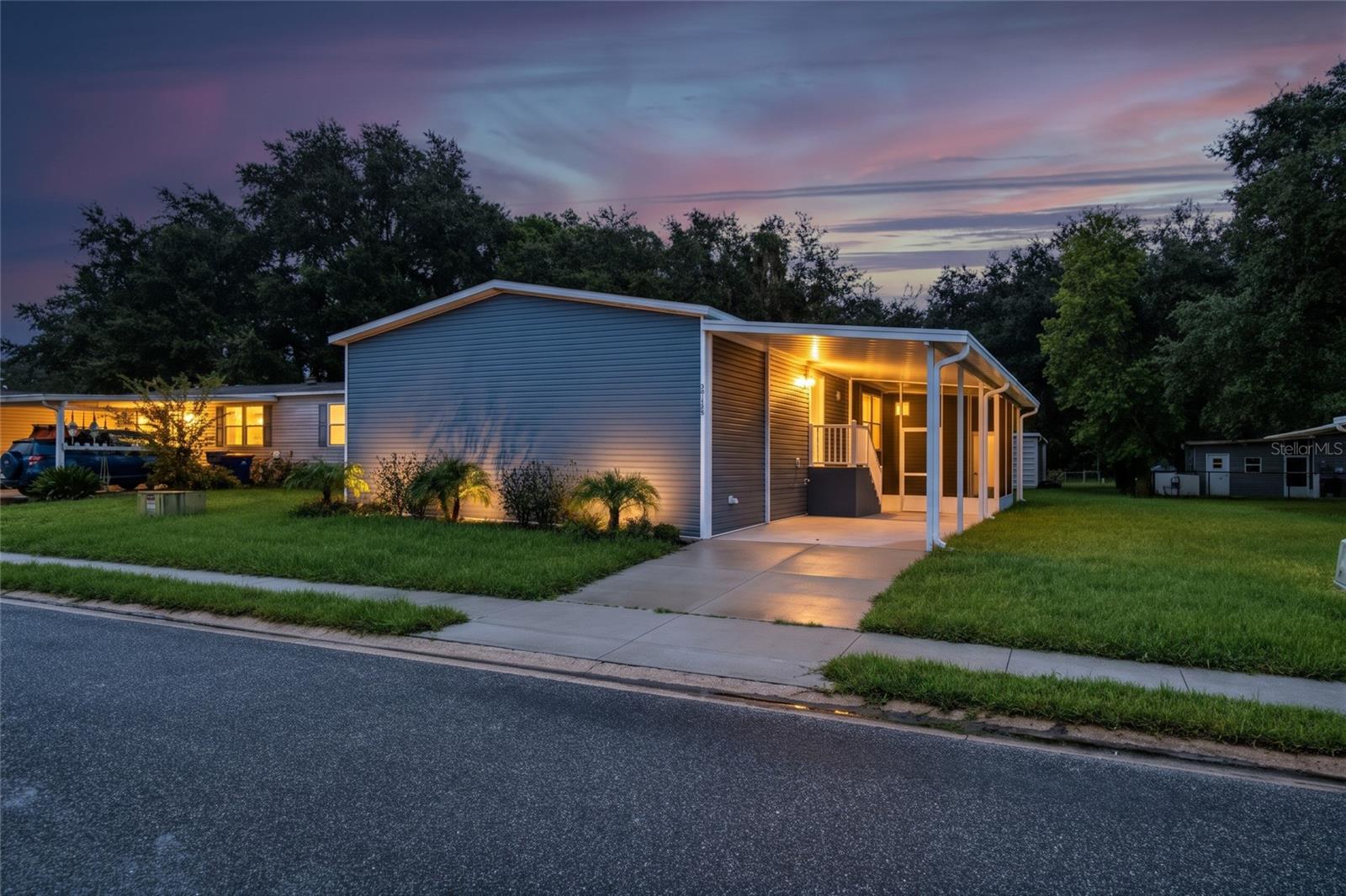 Photo of 25124 HUCKLEBERRY WAY ASTATULA FL 34705