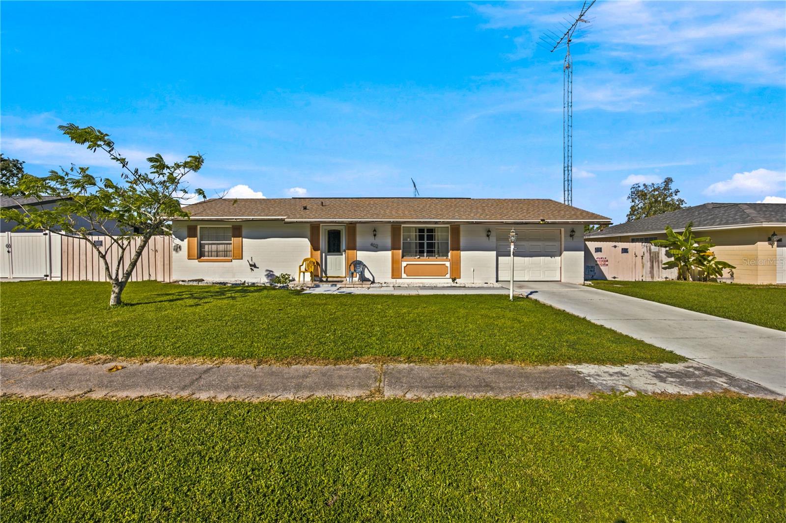Photo of 402 MARION OAKS DRIVE OCALA FL 34473