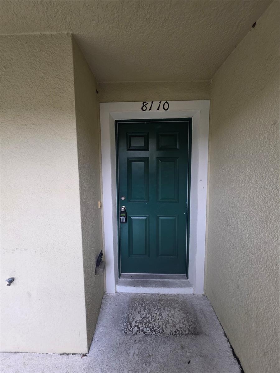 Photo of 8110 SILENT CREEK DRIVE TAMPA FL 33615