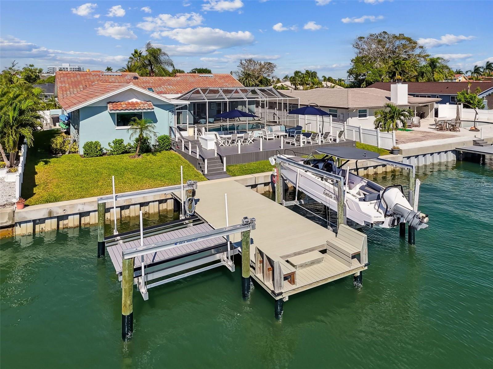 Photo of 320 BELLE ISLE AVENUE BELLEAIR BEACH FL 33786