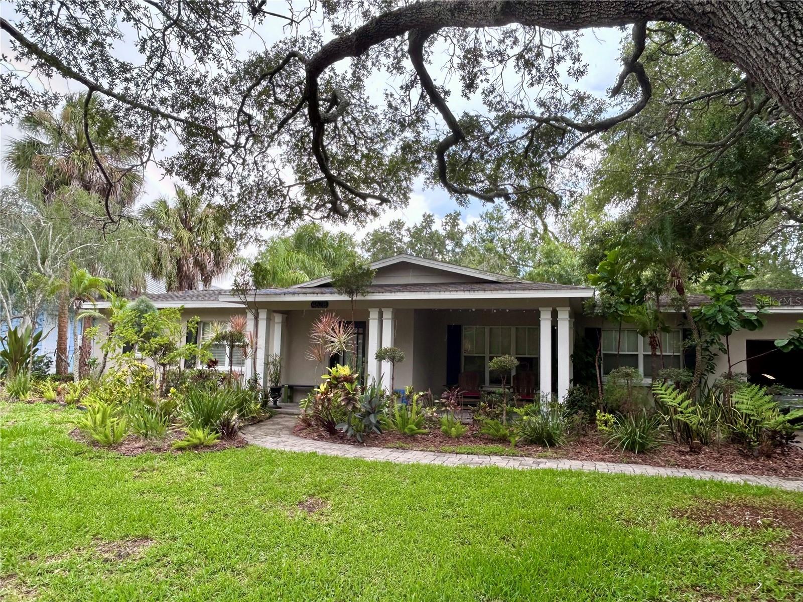 Photo of 4628 W LONGFELLOW AVENUE TAMPA FL 33629