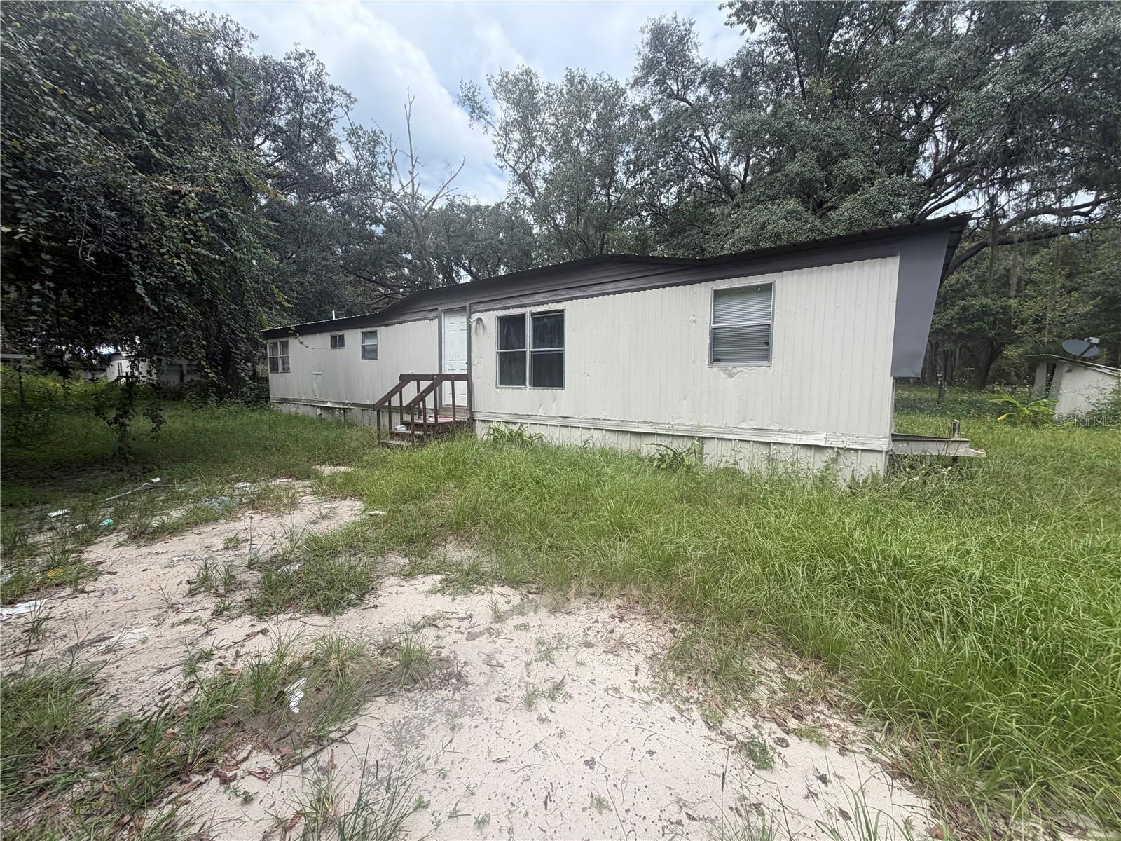 Photo of 205 LITTLE STAR ROAD HAWTHORNE FL 32640
