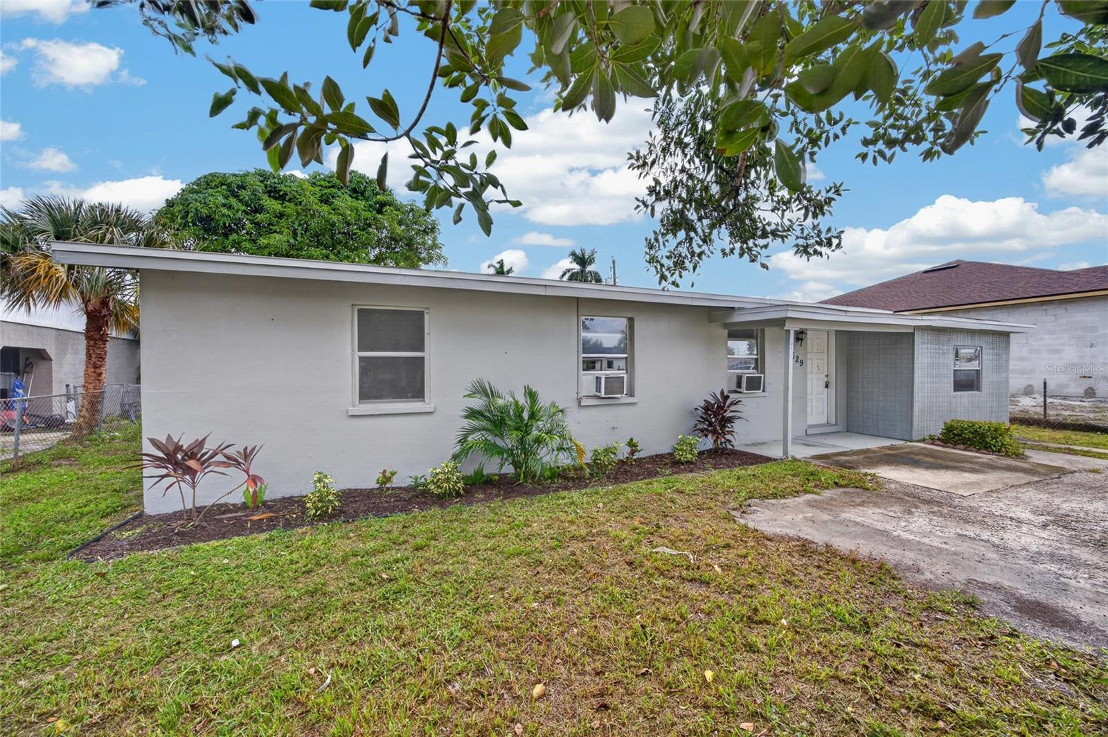 Photo of 1629 PAWNEE STREET FORT MYERS FL 33916