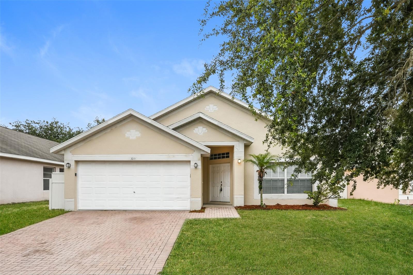 Photo of 305 WEATHERBY PLACE HAINES CITY FL 33844
