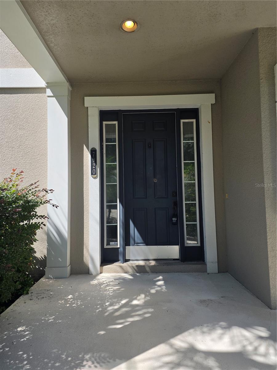 Photo of 7920 HAMPTON LAKE DRIVE TAMPA FL 33647