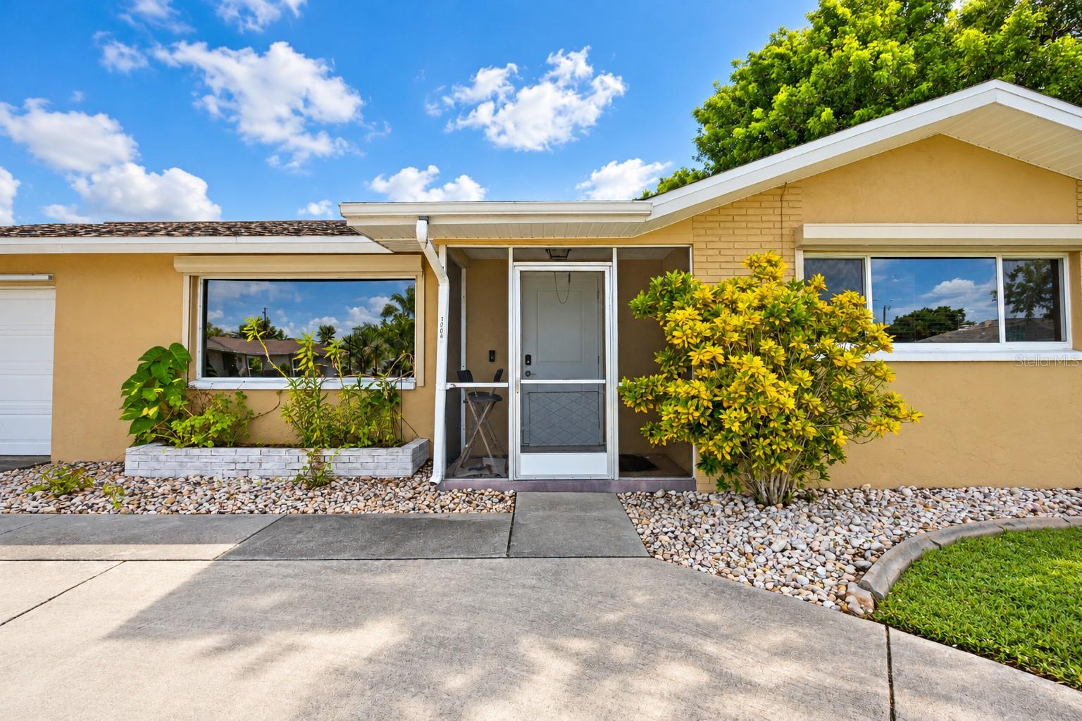 Photo of No Address Listed CAPE CORAL FL 33904