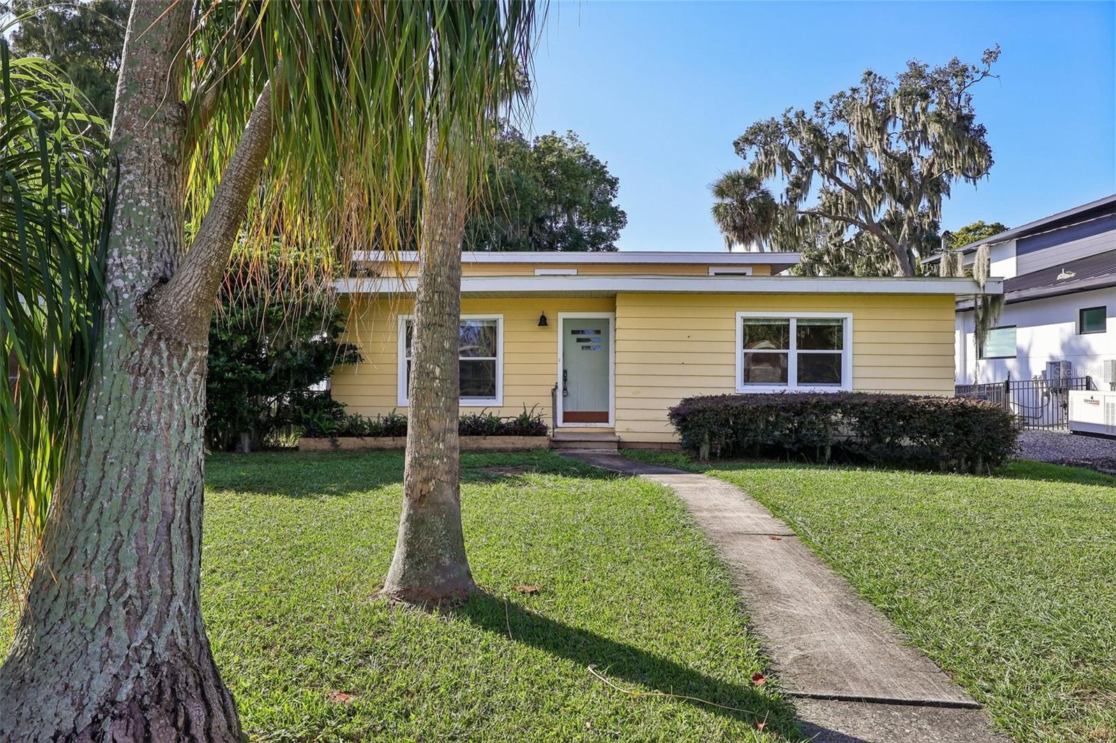 Photo of 722 LAKE DORA DRIVE TAVARES FL 32778