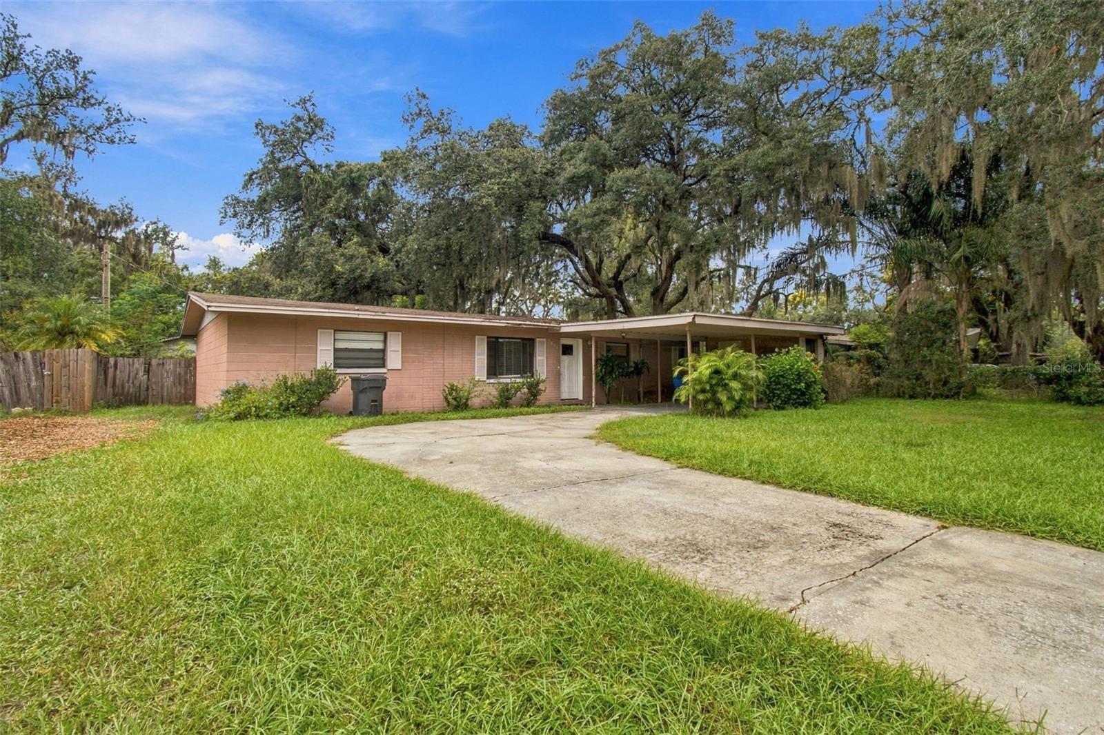 Photo of 8010 SHARON DRIVE TAMPA FL 33617