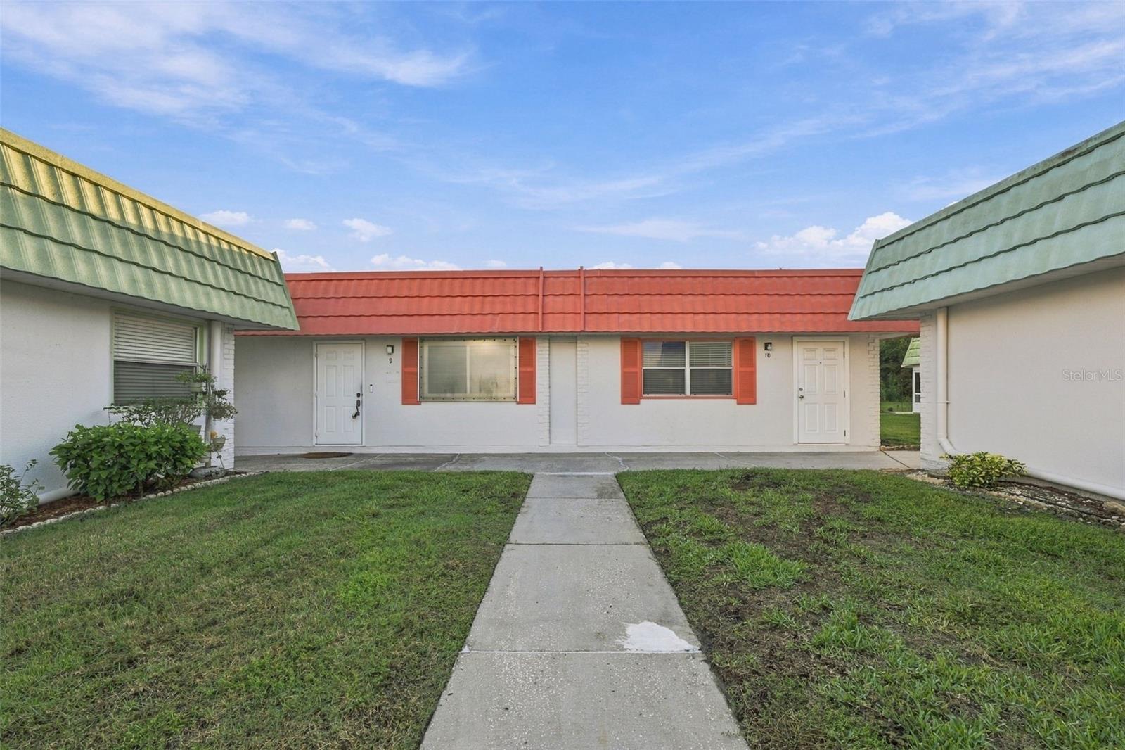 Photo of 1802 BEDFORD LANE #9 SUN CITY CENTER FL 33573