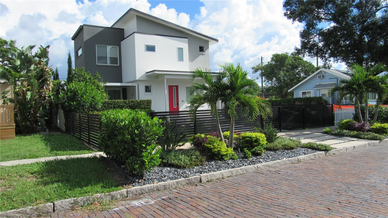 Photo of 2423 2ND AVENUE ST PETERSBURG FL 33713