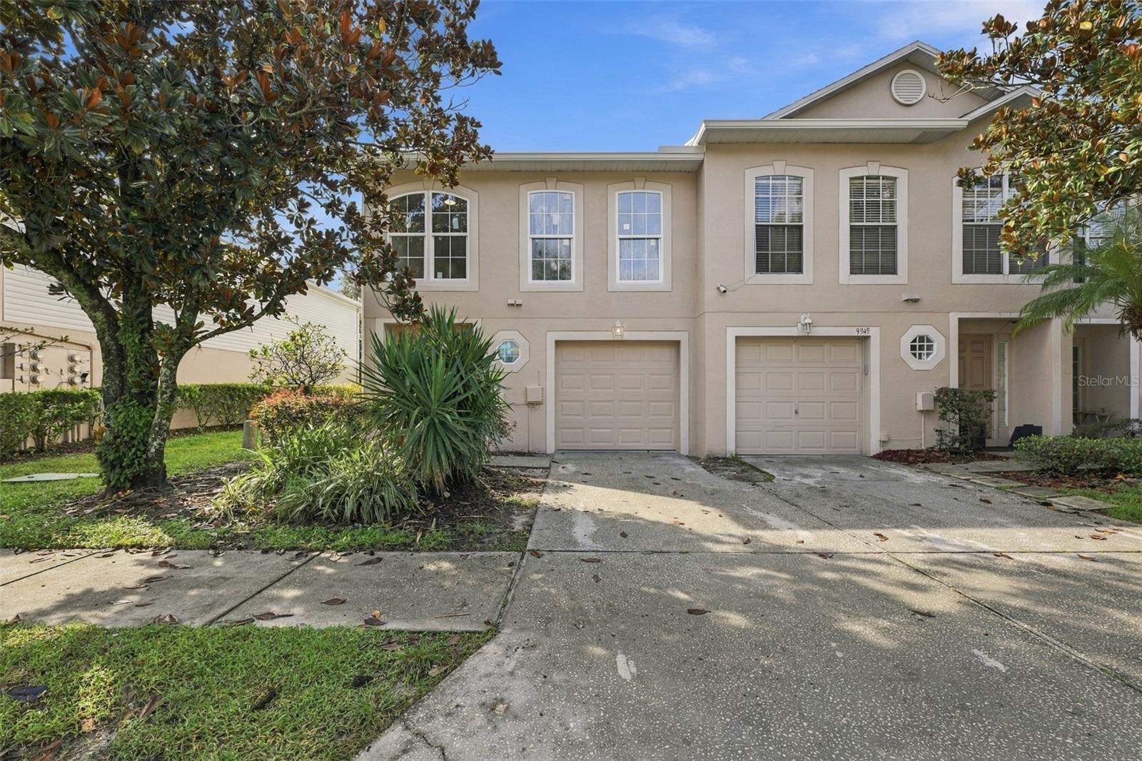 Photo of 9951 ASHBURN LAKE DRIVE TAMPA FL 33610