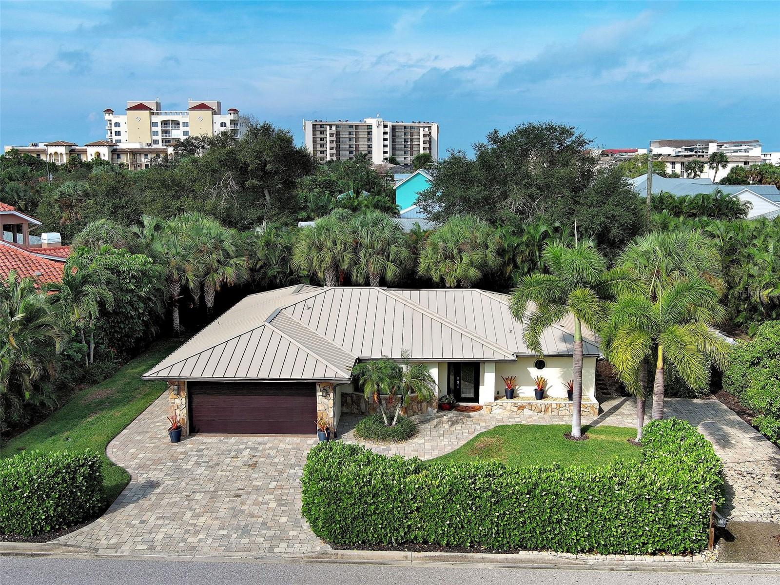 Photo of 800 OSPREY STREET VENICE FL 34285