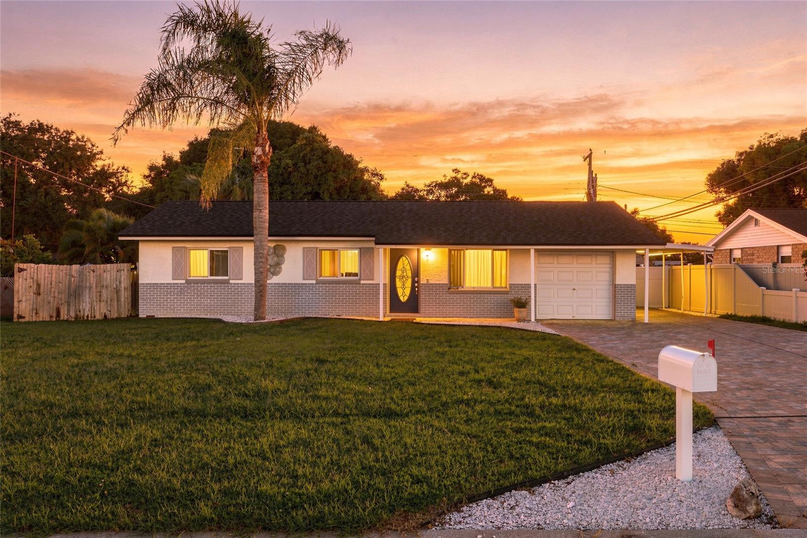Photo of 9727 GROVELAND STREET SEMINOLE FL 33772