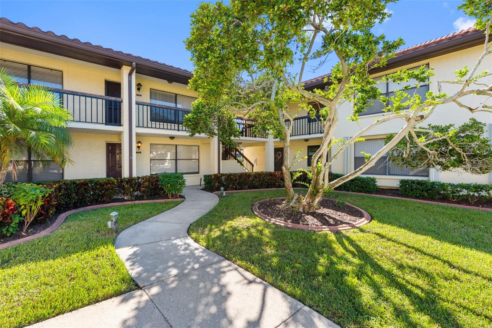 Photo of 413 HAMMOCK PINE BOULEVARD #413 CLEARWATER FL 33761