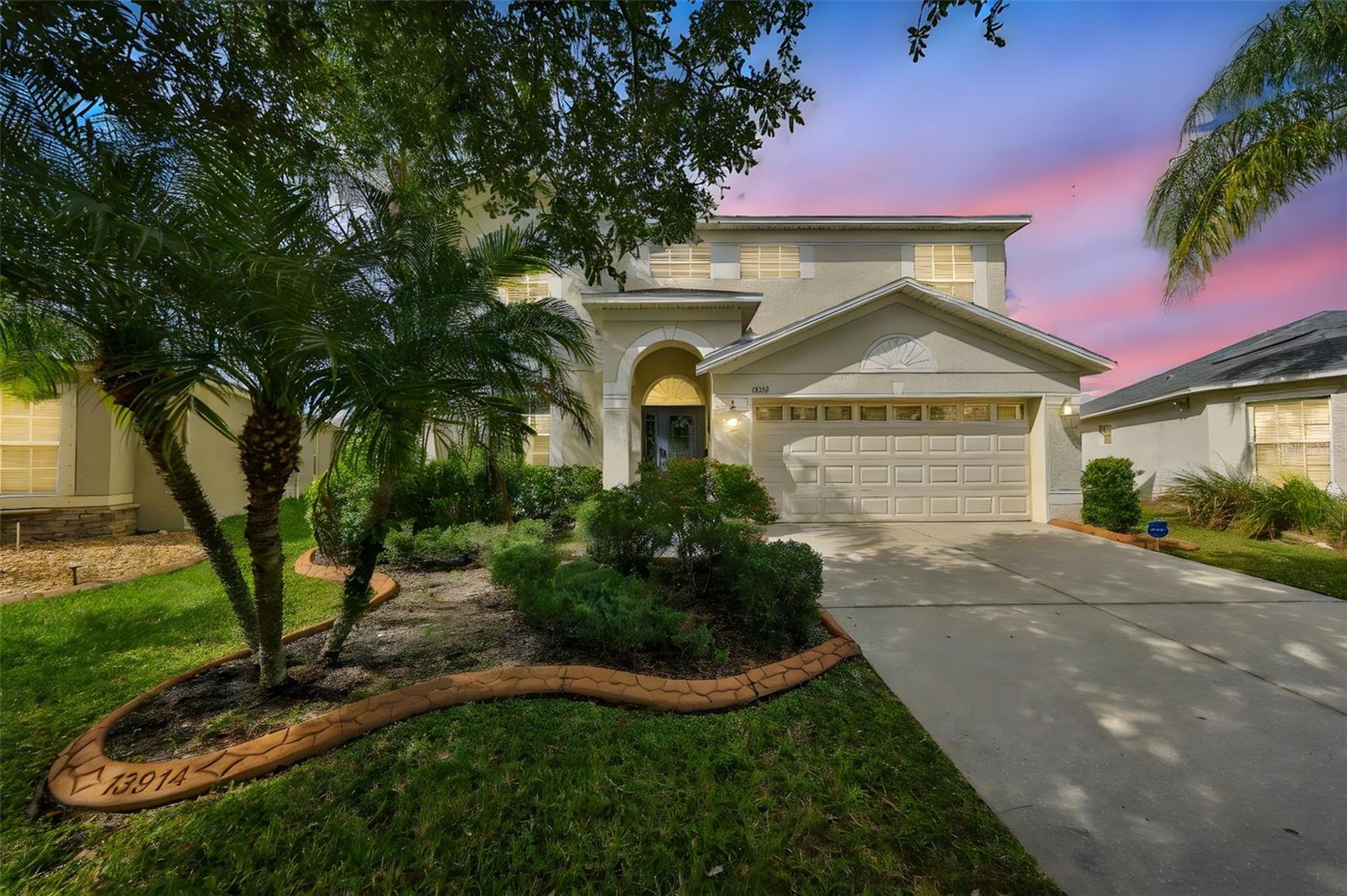Photo of 13914 CHALK HILL PLACE RIVERVIEW FL 33579