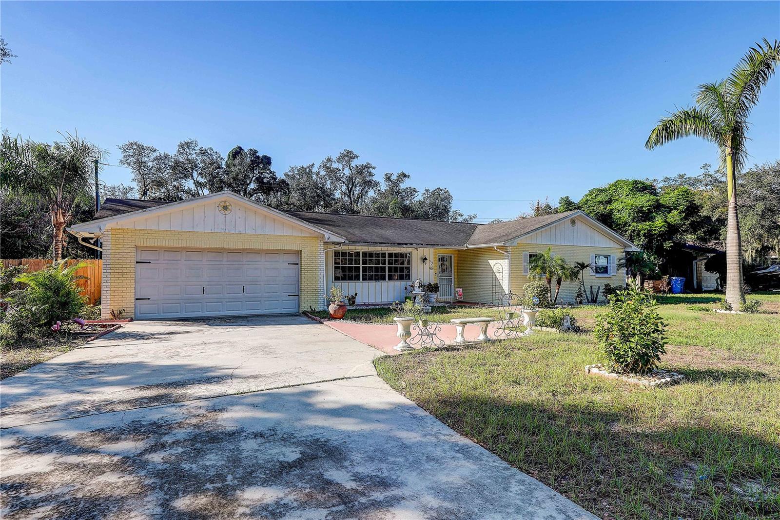 Photo of 519 OAKHURST STREET BRANDON FL 33511