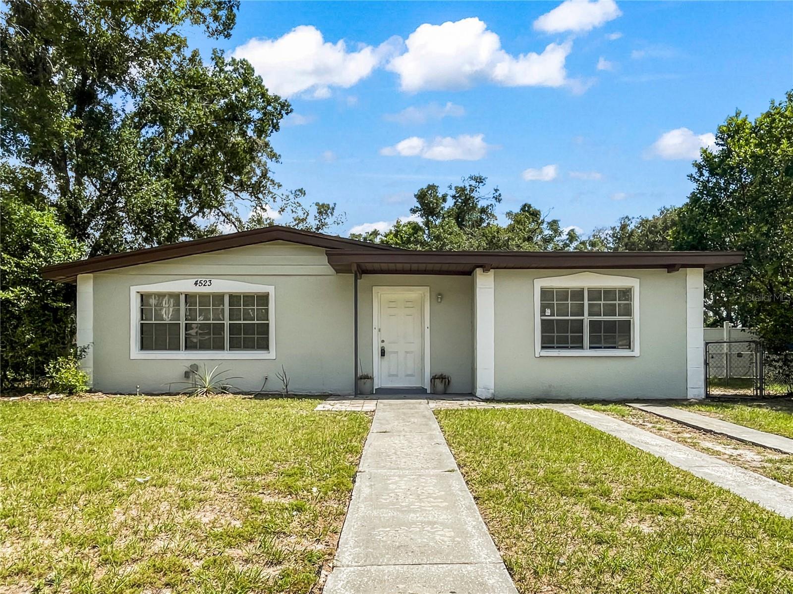 Photo of 4523 DOLPHIN DRIVE TAMPA FL 33617