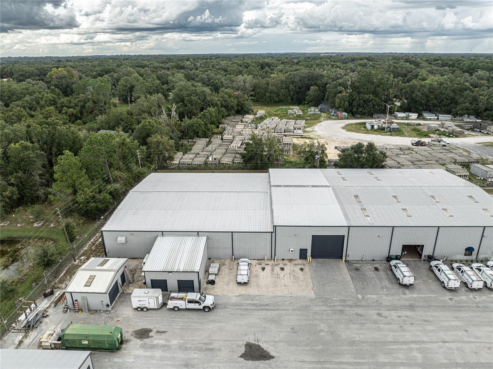 Photo of 719 INDUSTRIAL DRIVE WILDWOOD FL 34785
